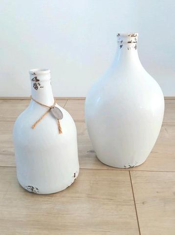 2 Riverdale vazen
Leuke decoratieve vazen
Gaaf! beschikbaar voor biedingen