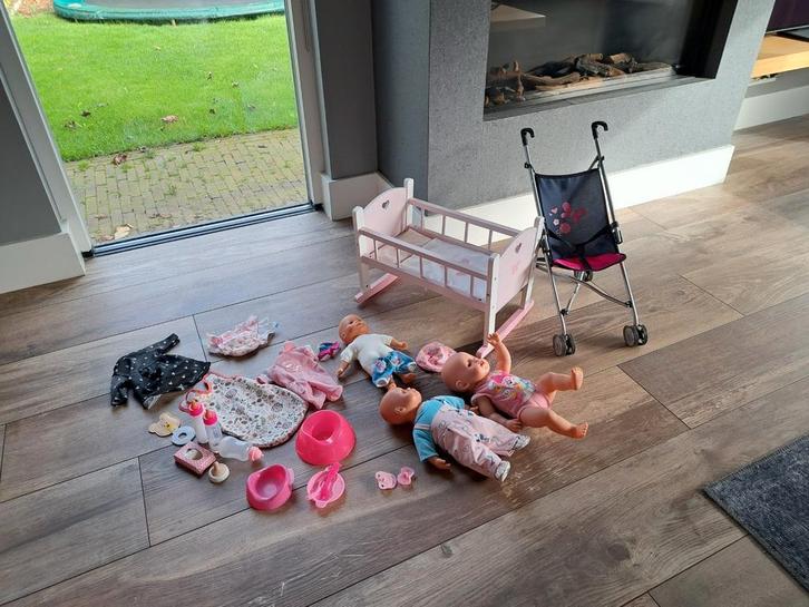 Hele set poppen en spullen, Kinderen en Baby's, Speelgoed | Poppen, Gebruikt, Babypop, Ophalen