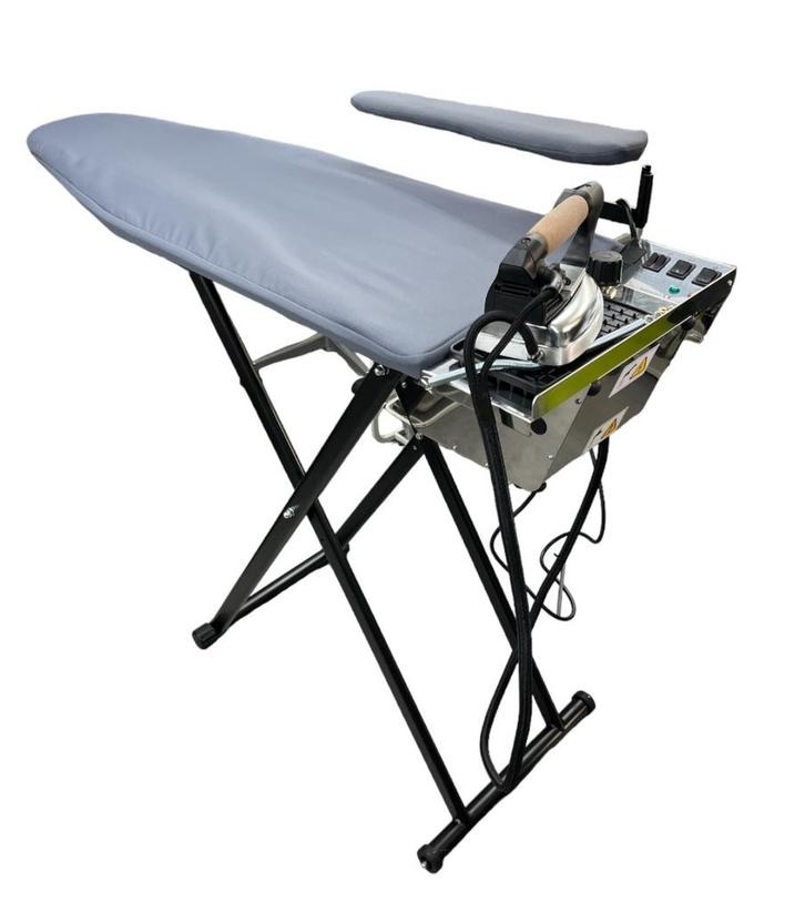 Battistella strijkplank met een ingebouwde stoomstrijkijzer, Witgoed en Apparatuur, Strijkijzers en Strijkplanken, Nieuw, Ophalen of Verzenden