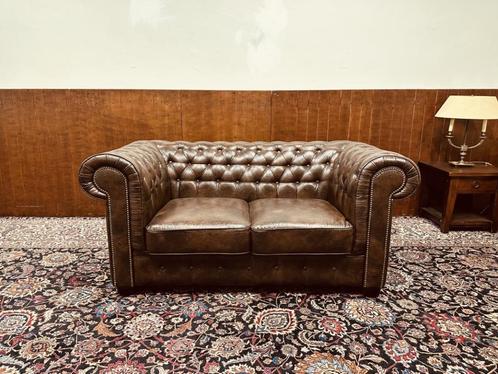 Chesterfield Tweezits Bank, Antiek en Kunst, Antiek | Kantoor en Zakelijk, Ophalen