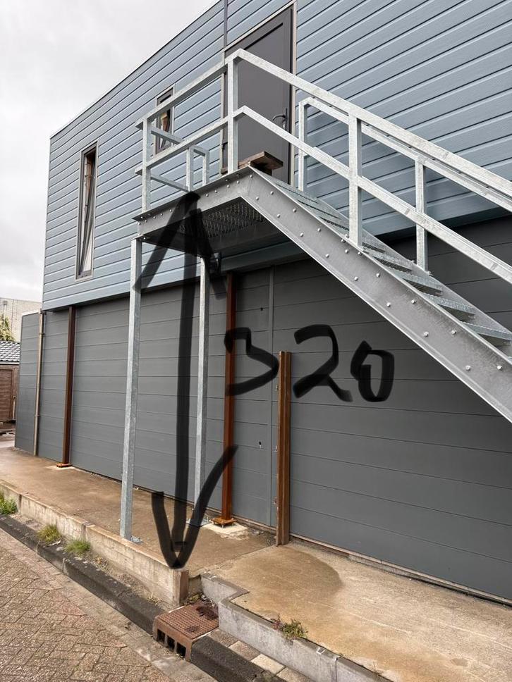 Nieuwe Buiten Trap - Anti-Roest Behandeld, Doe-het-zelf en Verbouw, Ladders en Trappen, Nieuw, Trap, 2 tot 4 meter, Ophalen