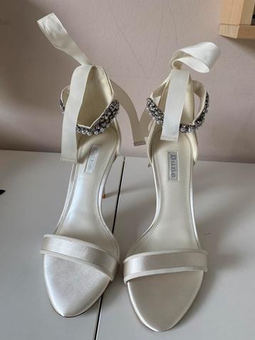 Trouwschoenen nieuw beschikbaar voor biedingen