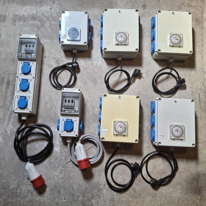 Verdeeldozen en Stekkeradapters, Doe-het-zelf en Verbouw, Elektra en Kabels, Zo goed als nieuw, Stekker, Ophalen