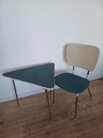 A vintage set: a 1950/60s chair and table, Ophalen