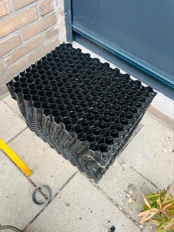 Twee honinggraat filtermateriaal beschikbaar voor biedingen