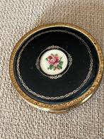 Vintage poederdoos- middenstukje petit point geborduurd., Verzenden, Zo goed als nieuw