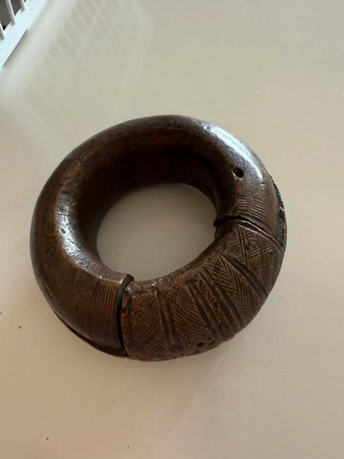 Antieke bronzen Afrikaanse slavenarmband/ Manilla, Antiek en Kunst, Antiek | Koper en Brons, Ophalen of Verzenden