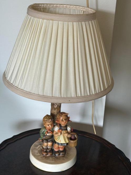 Goebel Beeldje en Unieke Hummel schemerlamp, Verzamelen, Beelden en Beeldjes, Zo goed als nieuw, Hummel, Ophalen