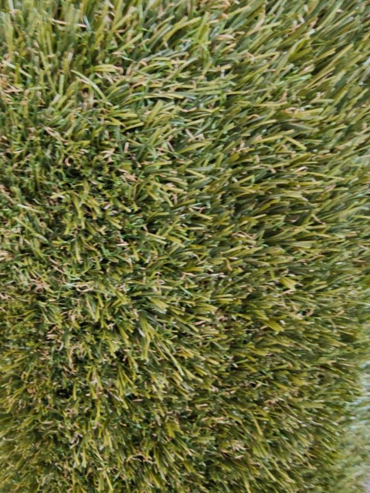 Mooie volle kwaliteit kunstgras 250 x 400 met mos effect, Tuin en Terras, Gras en Kunstgras, Nieuw, 20 m² of meer, Ophalen