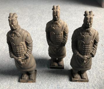 Set 3 stenen chinese krijgers beschikbaar voor biedingen