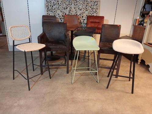Laatste stuks barkrukken enkelingen uitzoeken €25 per stuk, Huis en Inrichting, Barkrukken, Nieuw, 60 tot 90 cm, Hout, Kunststof