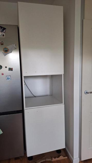 Hoge keukenkast Bribus beschikbaar voor biedingen