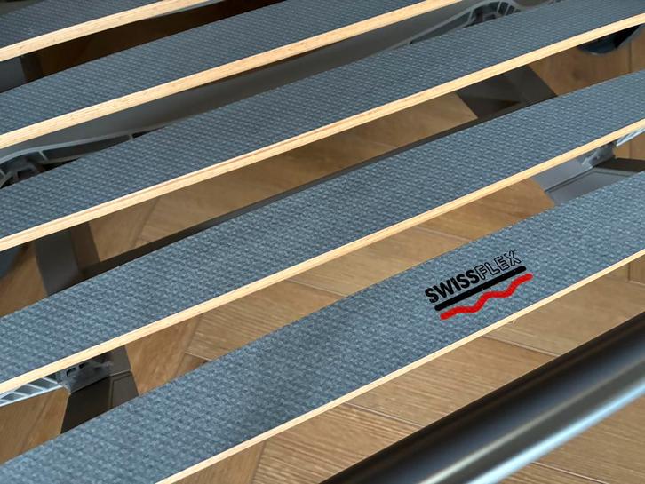 Lattenbodems Swissflex  2x 90x200cm op poten set, Huis en Inrichting, Slaapkamer | Complete slaapkamers, Zo goed als nieuw, Eenpersoons