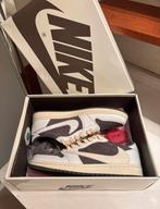 Jordan 1 Low Travis Scott Reverse Mocha, Bruin, Nieuw, Ophalen of Verzenden, Sneakers of Gympen