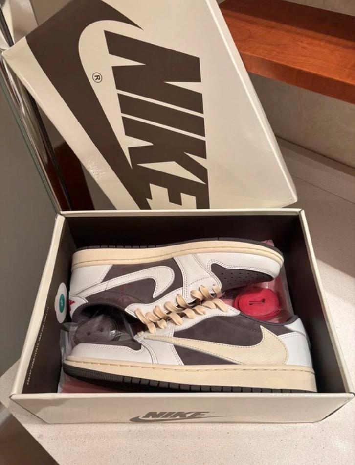Jordan 1 Low Travis Scott Reverse Mocha, Kleding | Heren, Schoenen, Nieuw, Sneakers of Gympen, Bruin, Ophalen of Verzenden