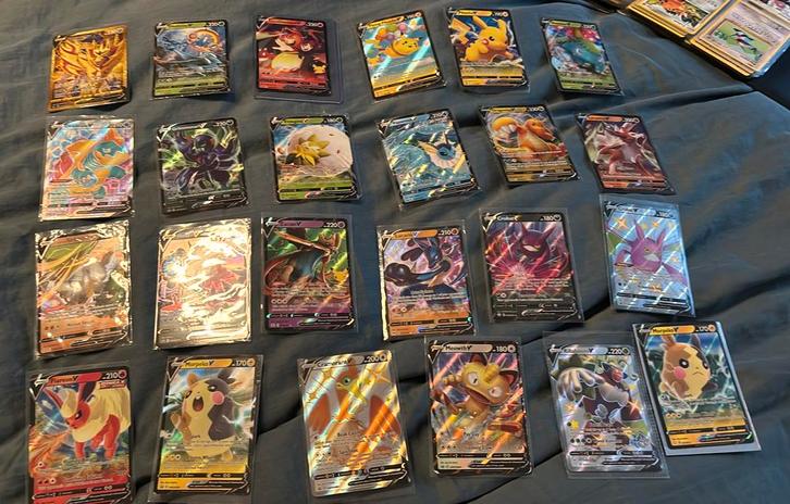 Pokemon V kaarten (24), Hobby en Vrije tijd, Verzamelkaartspellen | Pokémon, Zo goed als nieuw, Meerdere kaarten, Ophalen of Verzenden