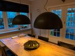 2 Zwarte Hanglampen met Gouden Binnenkant, Ophalen, 50 tot 75 cm, Zo goed als nieuw, Industrieel - hotel chique