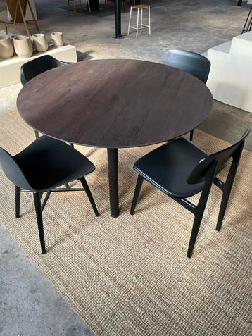 Eettafel rond 120cm gebrand eikenhout beschikbaar voor biedingen
