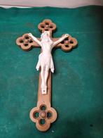 kruisbeeld hout en porselein vintage, Verzamelen, Ophalen of Verzenden