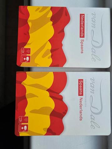 Van Dale Pocketwoordenboek Nederlands-Spaans (2x) beschikbaar voor biedingen