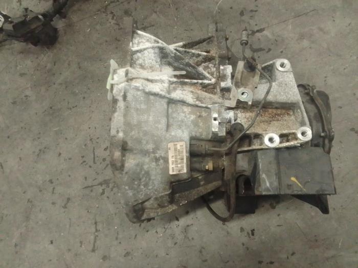 Versnellingsbak van een Ford Fiesta, Auto-onderdelen, Transmissie en Toebehoren, Ford, Gebruikt, 3 maanden garantie