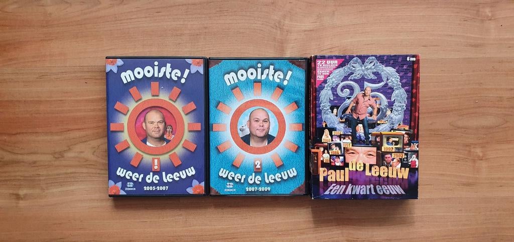 Paul de Leeuw - Mooiste! & Een Kwart Eeuw - 3 DVD Boxen, Overige typen, Ophalen of Verzenden, Zo goed als nieuw, Paul de Leeuw