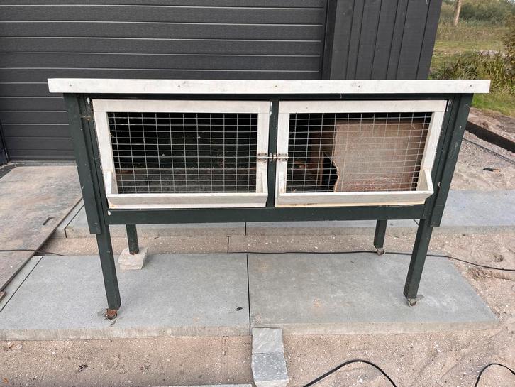 Castle konijnenhok met dubbele deurtjes, Dieren en Toebehoren, Knaagdieren en Konijnen | Hokken en Kooien, Gebruikt, Hok, 90 cm of meer