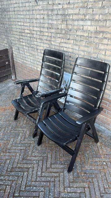 Twe tuinstoelen  beschikbaar voor biedingen