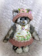 Charlie Bears Layla met Outfit - beer 32 cm, Verzenden, Zo goed als nieuw, Stoffen beer, Overige merken