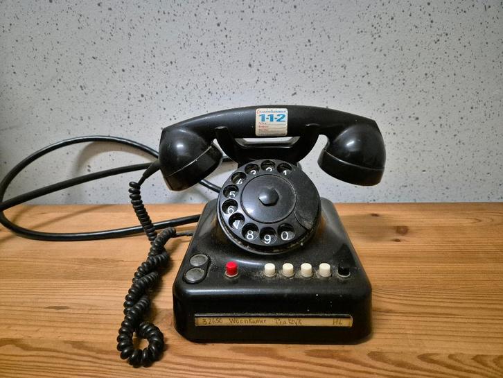 telefoon vintage bakeliet, Telecommunicatie, Vaste telefoons | Niet Draadloos, Gebruikt, Bakeliet, Met draaischijf, Ophalen of Verzenden