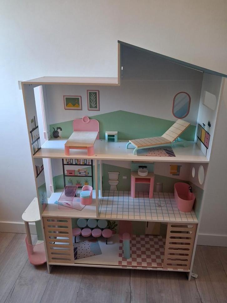 Leuk Barbiehuis met Meubels!, Kinderen en Baby's, Speelgoed | Poppenhuizen, Zo goed als nieuw, Poppenhuis, Ophalen of Verzenden