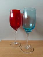 Twee stuks vintage gekleurde wijnglazen air twist op voet, Huis en Inrichting, Keuken | Servies, Glas of Glazen, Gebruikt, Ophalen of Verzenden