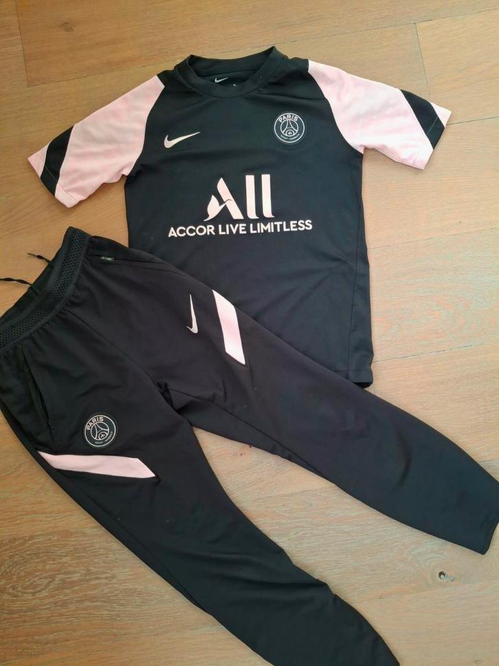 PSG shirt en trainingsbroek maat 146, Kinderen en Baby's, Kinderkleding | Maat 146, Zo goed als nieuw, Jongen of Meisje, Sport- of Zwemkleding