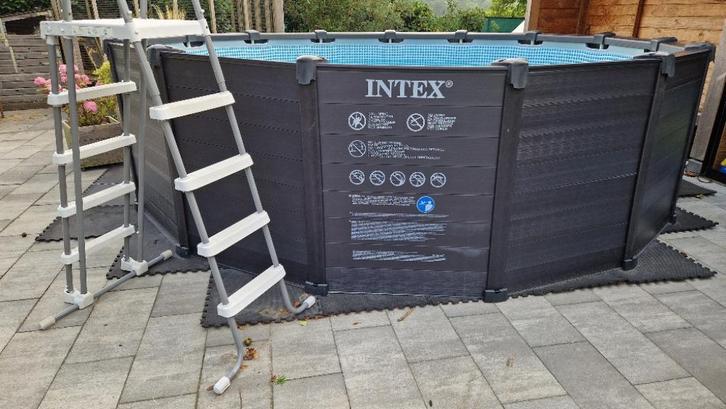 Zwembad met ombouw en A-merk warmtepomp, robotzuiger., Tuin en Terras, Zwembaden, Gebruikt, Opzetzwembad, 120 cm of meer, 400 cm of meer