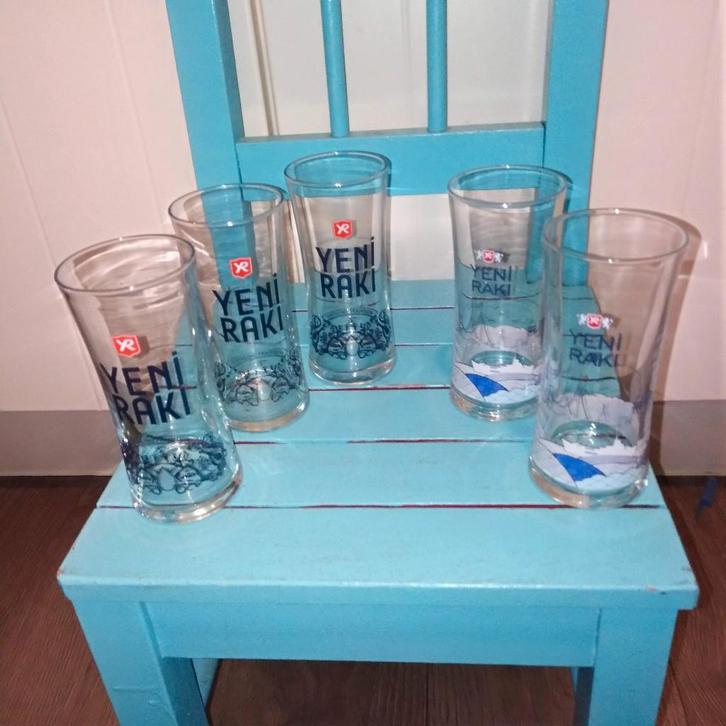 Yeni raki glaasjes 5 stuks, Huis en Inrichting, Keuken | Servies, Zo goed als nieuw, Glas of Glazen, Overige stijlen, Glas, Ophalen