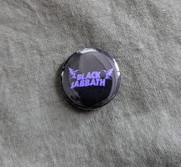 Black Sabbath Band button – 25mm button / speld / pin beschikbaar voor biedingen