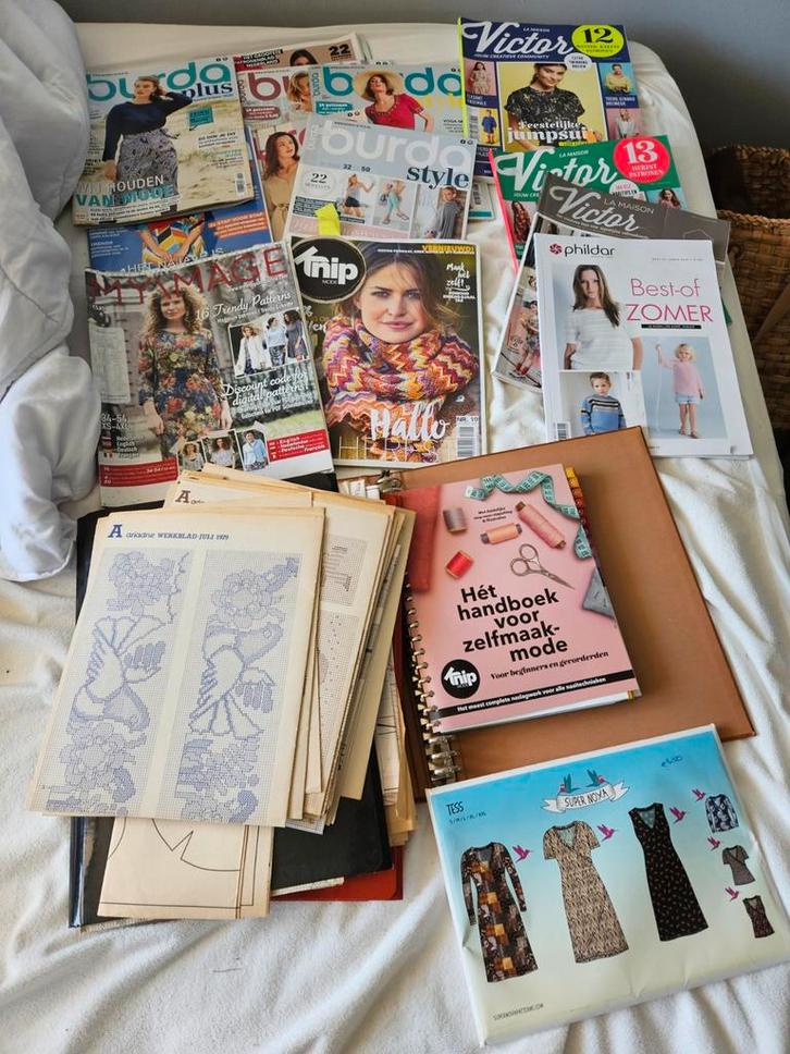 Handwerkcollectie: Tijdschriften, Patronen, Stoffen, Hobby en Vrije tijd, Kledingpatronen, Ophalen of Verzenden