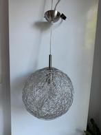 Hanglamp van stevig gevlochten staaldraad (van de Bijenkorf), Huis en Inrichting, Gebruikt, Ophalen of Verzenden, Metaal, Modern