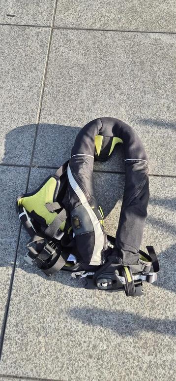 Spinlock reddingsvest beschikbaar voor biedingen