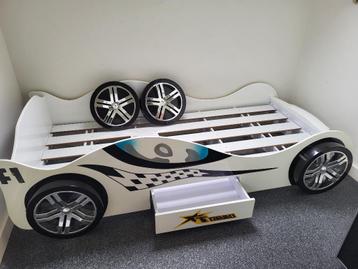 Super mooi bed raceauto model beschikbaar voor biedingen