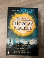 De geheimen van de onsterfelijke Nicolas Flamel 1, Boeken, Michael Scott, Ophalen of Verzenden, Zo goed als nieuw