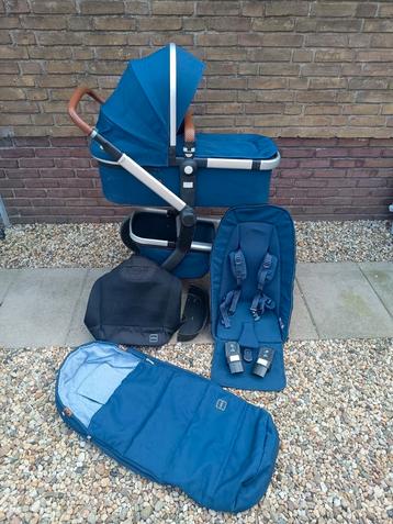 Heel complete Joolz Day3 Earth Parrot Blue kinderwagen beschikbaar voor biedingen