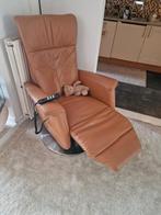 Relaxstoel - Sta op stoel, Huis en Inrichting, Fauteuils, Ophalen, Zo goed als nieuw, Leer, 50 tot 75 cm