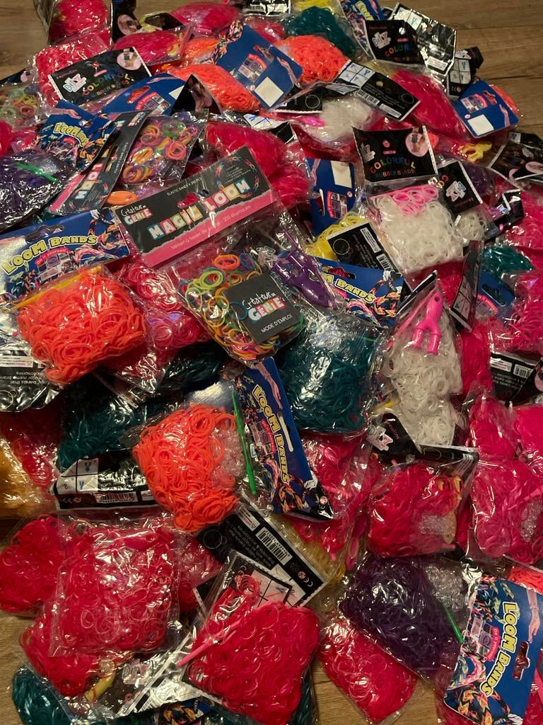 Grote partij Loom Bands elastiekjes en accessoires, Ophalen of Verzenden, Zo goed als nieuw