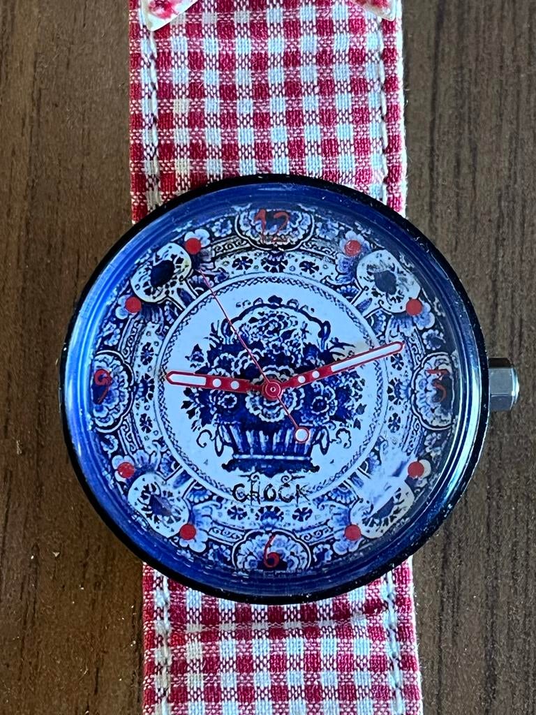 Delfts Blauw Horloge met Rood Geruit Bandje, Overige merken, Kunststof, Polshorloge, Overige materialen