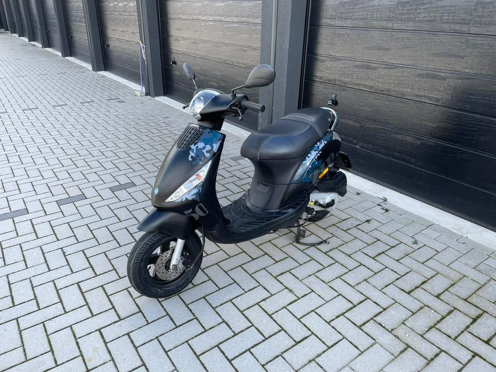 Te koop gevraagd: Piaggio Zip scooters, Fietsen en Brommers, Scooters | Piaggio, Ophalen, Gebruikt, Benzine, Zip