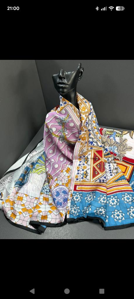 Caracciolo zijde sjaal, Kleding | Dames, Mutsen, Sjaals en Handschoenen, Maat 46/48 (XL) of groter, Nieuw, Ophalen of Verzenden