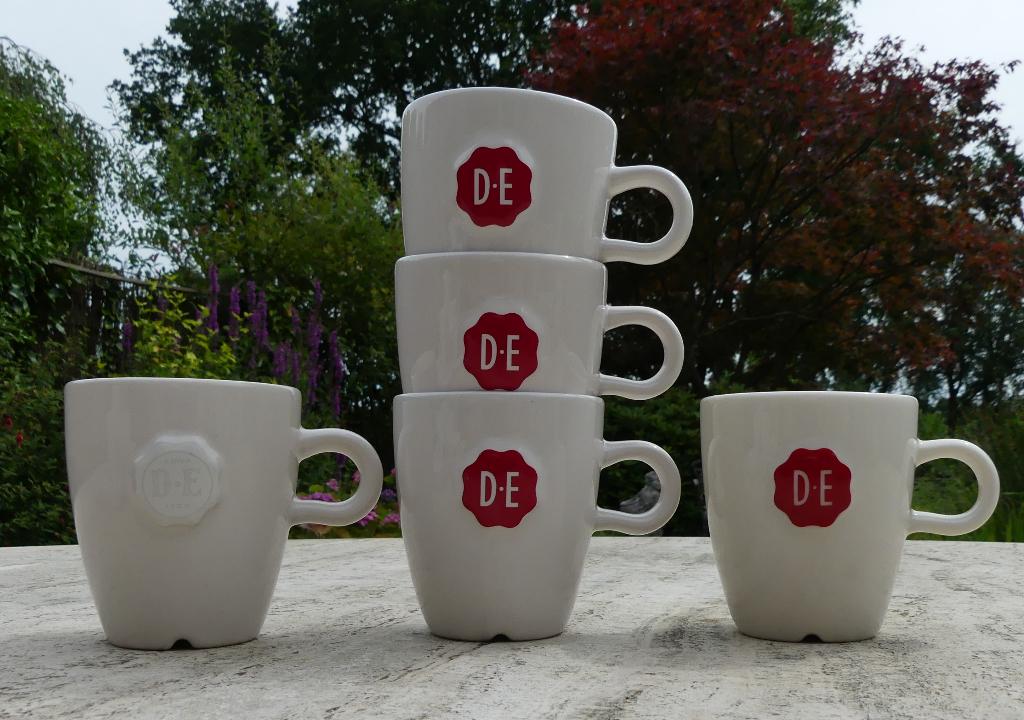 D E Douwe Egberts Mokken Senseo Buren Vlaggetjes Mokjes, Nieuw, Ophalen of Verzenden, Wedgwood, Kop(pen) en/of Schotel(s)