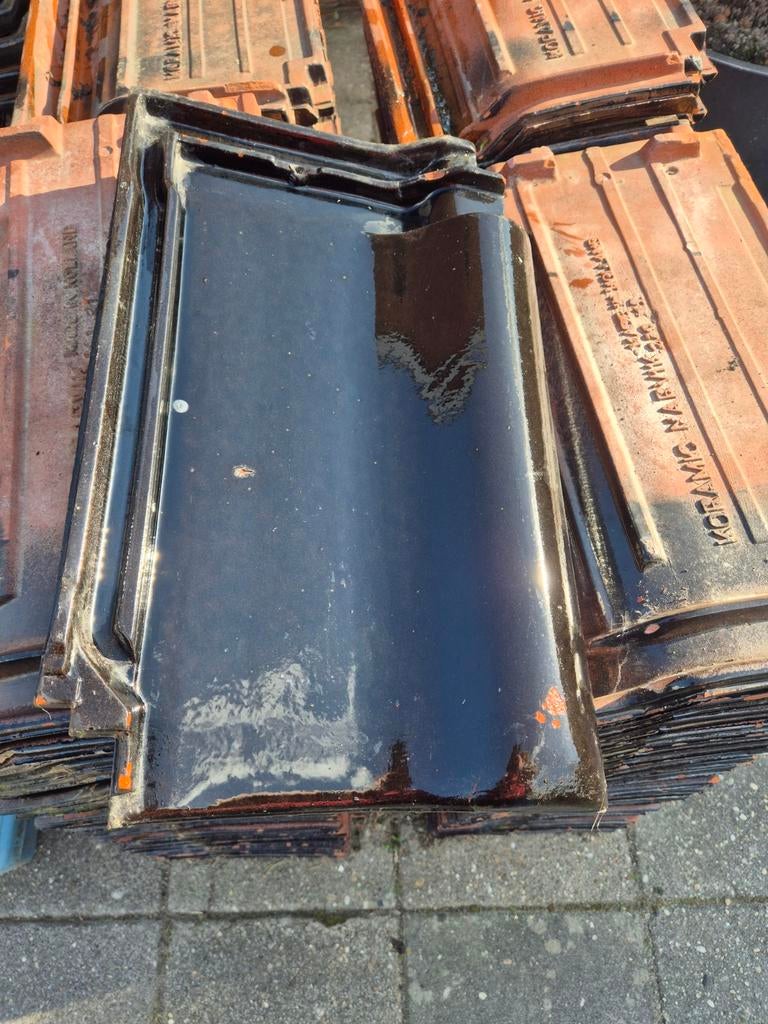 Gratis geglazuurde dakpannen zwart, Doe-het-zelf en Verbouw, Dakpannen en Dakbedekking, Dakpannen, Steen of Klei, Zwart, 15 m² of meer