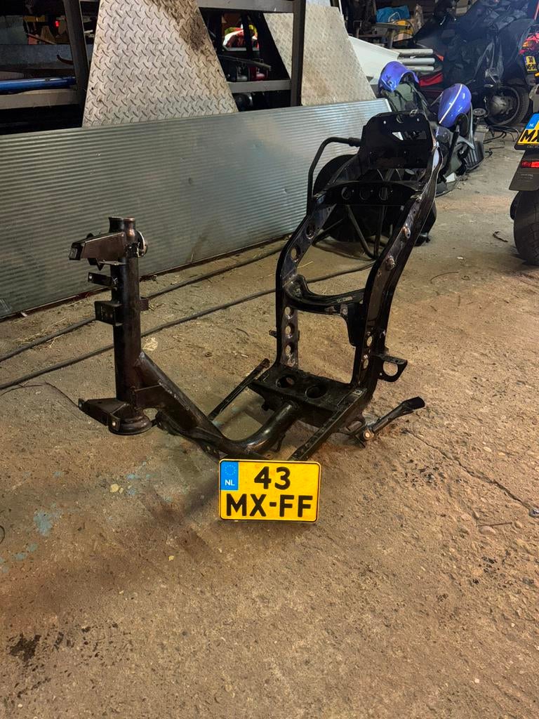 Zip a1 frame skr nummer, Ophalen, Zo goed als nieuw, Zip